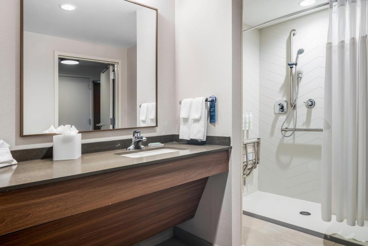 Fairfield By Marriott Inn & Suites Kansas City North, Gladstone Exterior photo